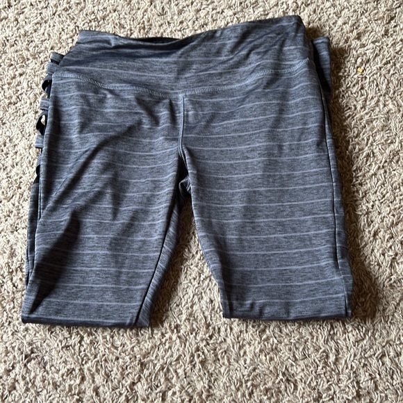 Gray leggings with detail - Picture 2 of 3